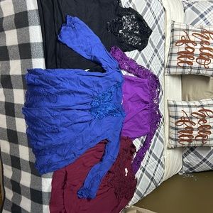 4 women’s long sleeve shirts with lace